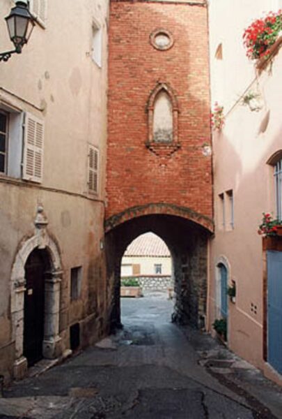 Le Grand Portail and Le Portalet, two entrance porches to the village